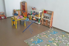 aula-zona-juego-entrada